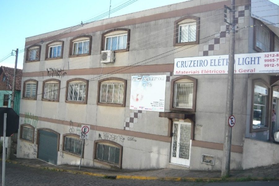 Predio com 490m², no bairro Cruzeiro em Caxias do Sul para Comprar