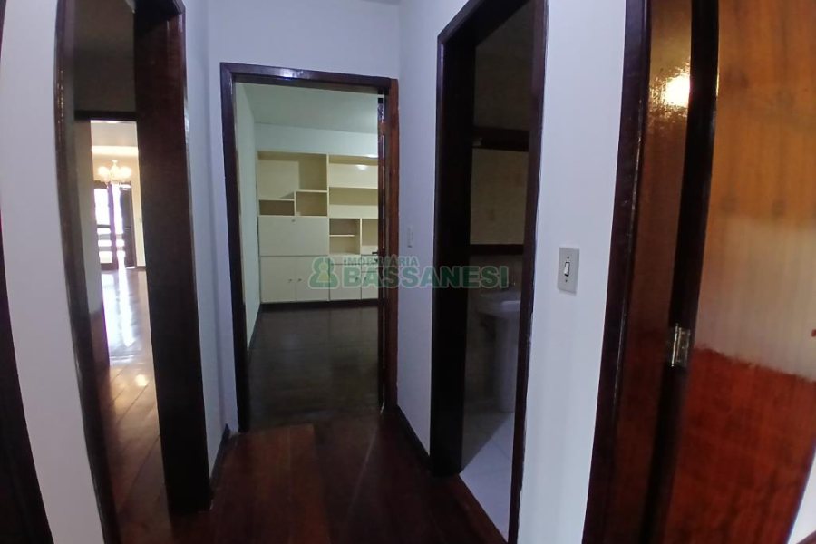 Apartamento com 194m², 3 dormitórios, 1 vaga, no bairro Lourdes em Caxias do Sul para Alugar ou Comprar