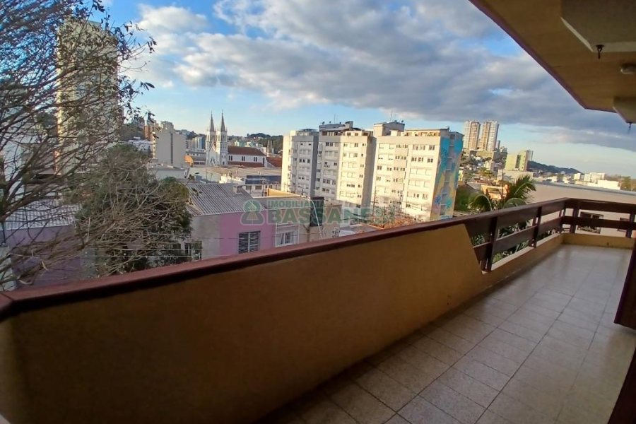 Apartamento com 194m², 3 dormitórios, 1 vaga, no bairro Lourdes em Caxias do Sul para Alugar ou Comprar