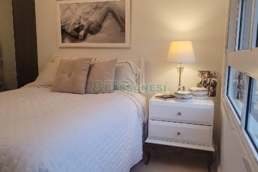 Apto Mobiliado com 64m², 2 dormitórios, 2 vagas, no bairro Petrópolis em Caxias do Sul para Alugar