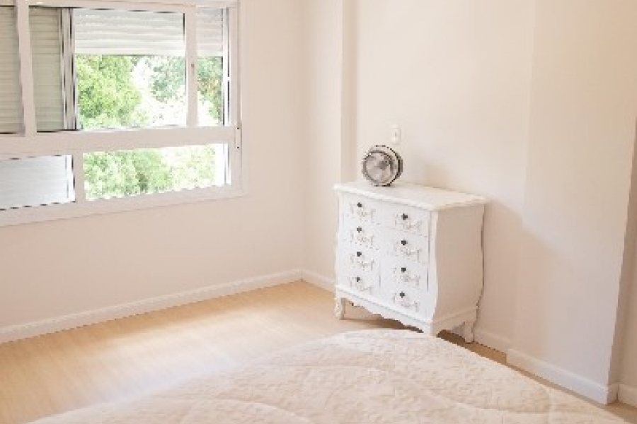 Apto Mobiliado com 64m², 2 dormitórios, 2 vagas, no bairro Petrópolis em Caxias do Sul para Alugar