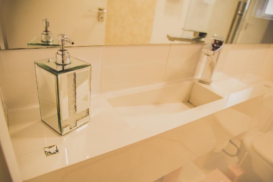 Apto Mobiliado com 64m², 2 dormitórios, 2 vagas, no bairro Petrópolis em Caxias do Sul para Alugar