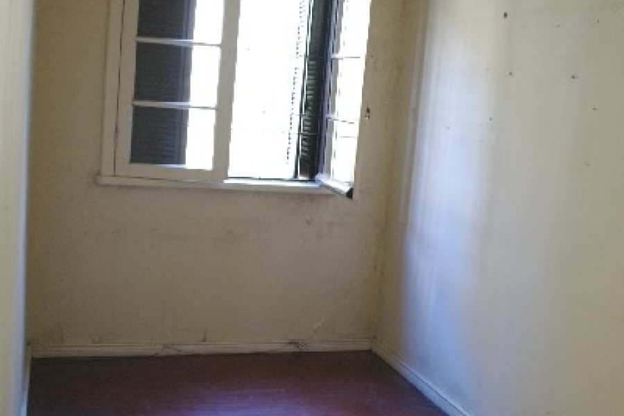 Casa Comercial com 400m², 4 dormitórios, 2 vagas, no bairro Centro em Caxias do Sul para Alugar