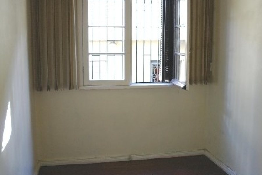 Casa Comercial com 400m², 4 dormitórios, 2 vagas, no bairro Centro em Caxias do Sul para Alugar