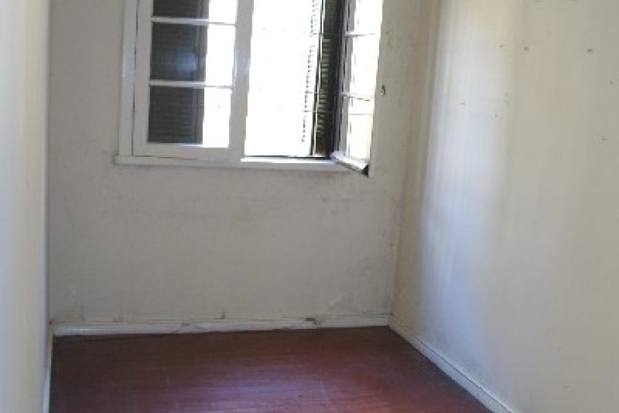 Casa Comercial com 400m², 4 dormitórios, 2 vagas, no bairro Centro em Caxias do Sul para Alugar