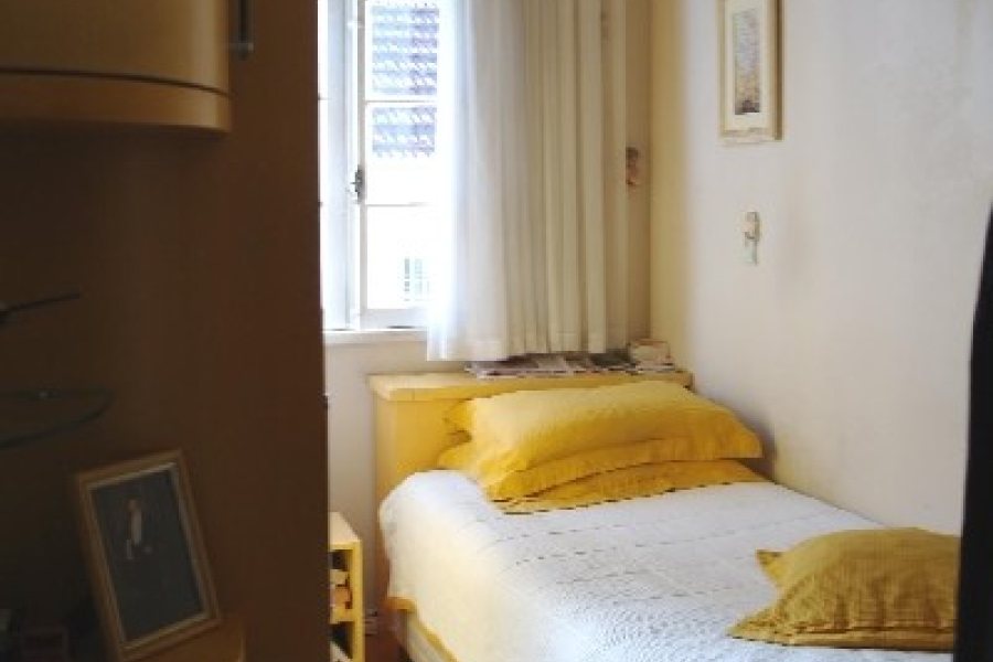 Casa Comercial com 400m², 4 dormitórios, 2 vagas, no bairro Centro em Caxias do Sul para Alugar