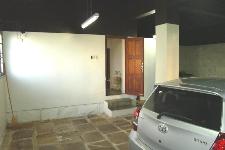 Casa Comercial com 400m², 4 dormitórios, 2 vagas, no bairro Centro em Caxias do Sul para Alugar
