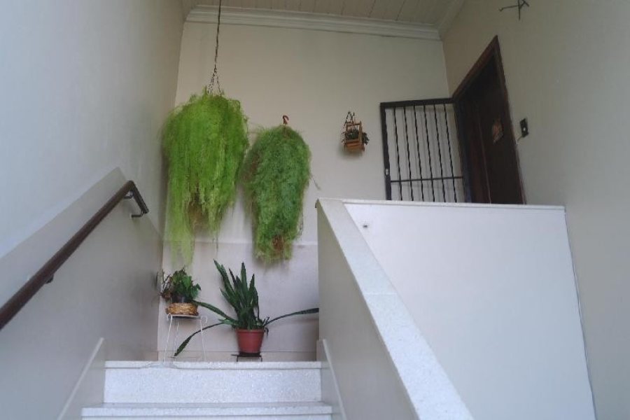 Casa Comercial com 400m², 4 dormitórios, 2 vagas, no bairro Centro em Caxias do Sul para Alugar