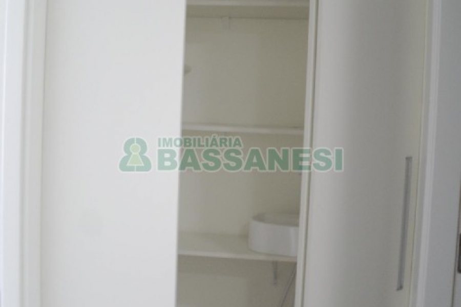 Sala com 46m², 1 vaga, no bairro São Pelegrino em Caxias do Sul para Comprar