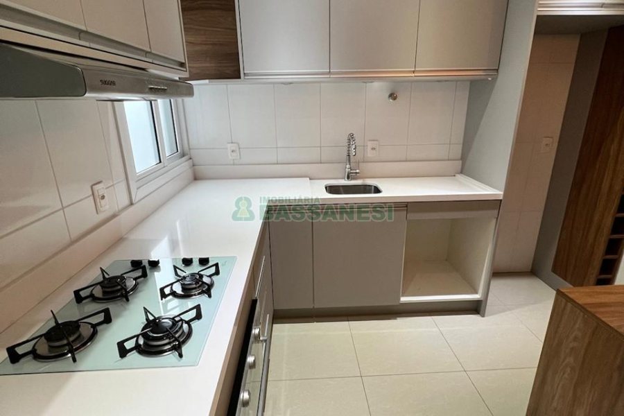 Apto Mobiliado com 250m², 3 dormitórios, 2 vagas, no bairro Floresta em Caxias do Sul para Alugar