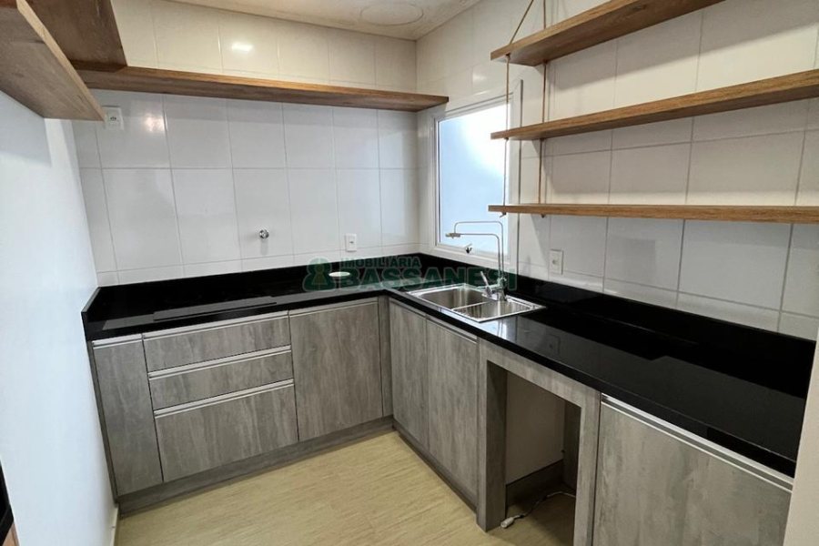 Apto Mobiliado com 250m², 3 dormitórios, 2 vagas, no bairro Floresta em Caxias do Sul para Alugar