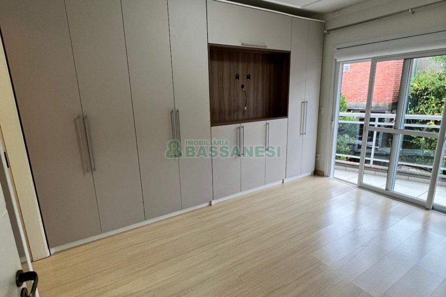 Apto Mobiliado com 250m², 3 dormitórios, 2 vagas, no bairro Floresta em Caxias do Sul para Alugar