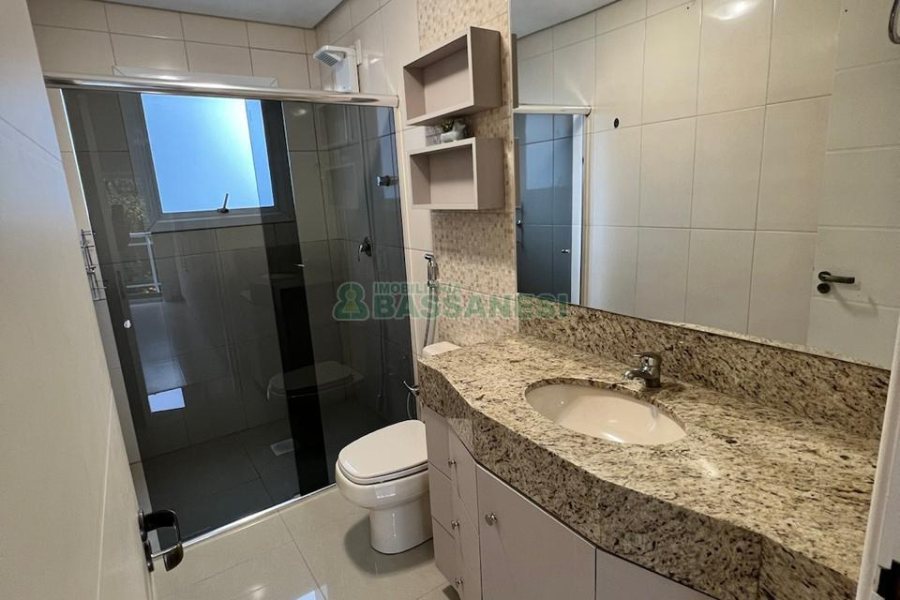 Apto Mobiliado com 250m², 3 dormitórios, 2 vagas, no bairro Floresta em Caxias do Sul para Alugar