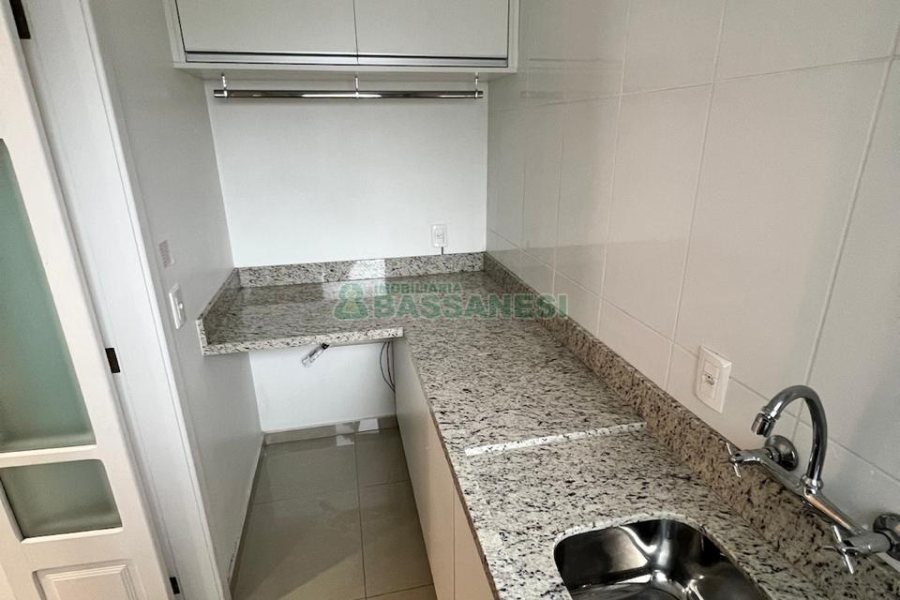 Apto Mobiliado com 250m², 3 dormitórios, 2 vagas, no bairro Floresta em Caxias do Sul para Alugar