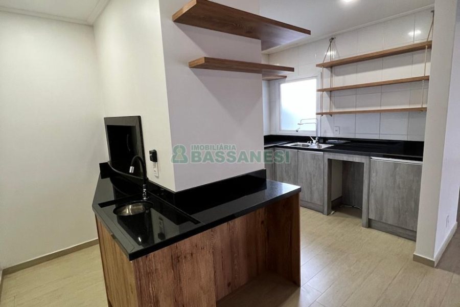 Apto Mobiliado com 250m², 3 dormitórios, 2 vagas, no bairro Floresta em Caxias do Sul para Alugar