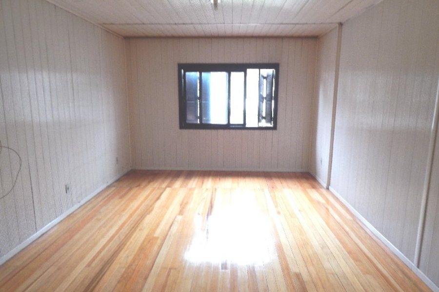 Casa com 265m², 4 dormitórios, 1 vaga, no bairro Panazzolo em Caxias do Sul para Comprar