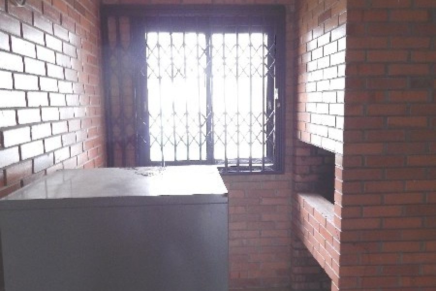 Casa com 265m², 4 dormitórios, 1 vaga, no bairro Panazzolo em Caxias do Sul para Comprar