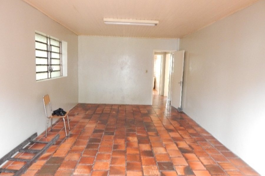 Casa com 265m², 4 dormitórios, 1 vaga, no bairro Panazzolo em Caxias do Sul para Comprar
