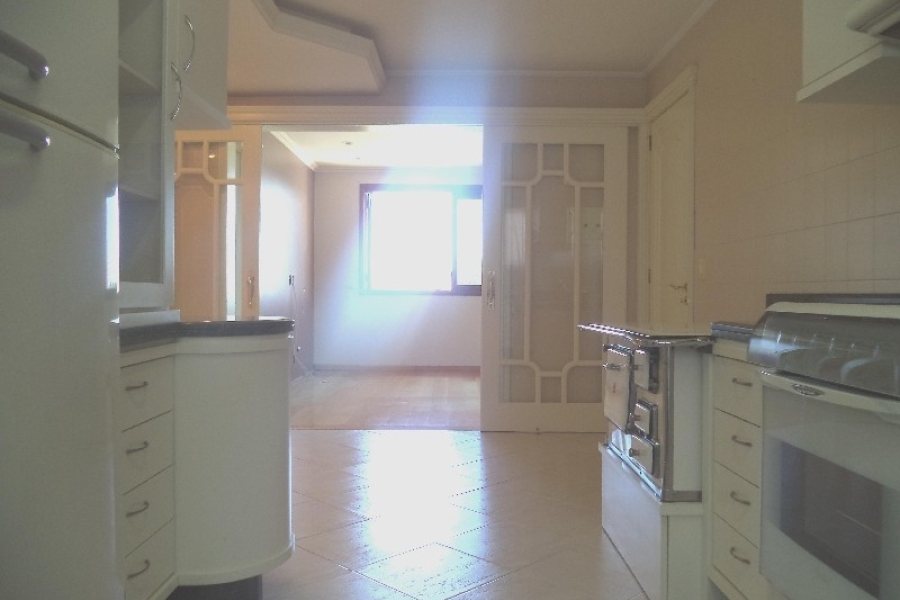 Apartamento com 164m², 3 dormitórios, 2 vagas, no bairro Cinqüentenário em Caxias do Sul para Comprar