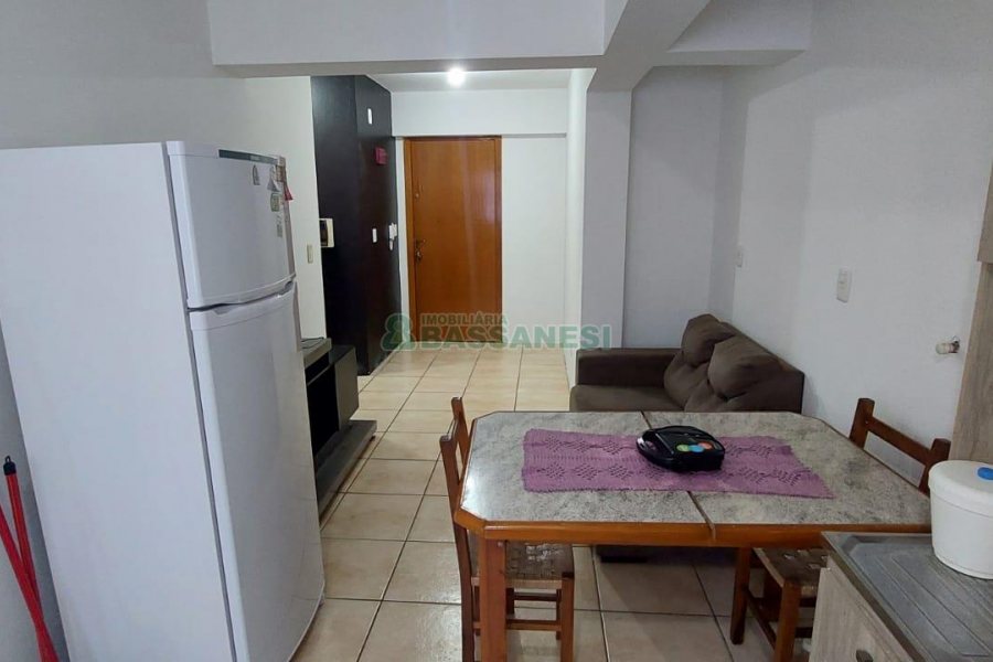 Apto Mobiliado com 42m², 1 dormitório, no bairro Lourdes em Caxias do Sul para Alugar