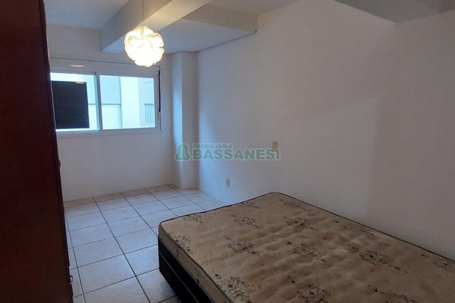 Apto Mobiliado com 42m², 1 dormitório, no bairro Lourdes em Caxias do Sul para Alugar