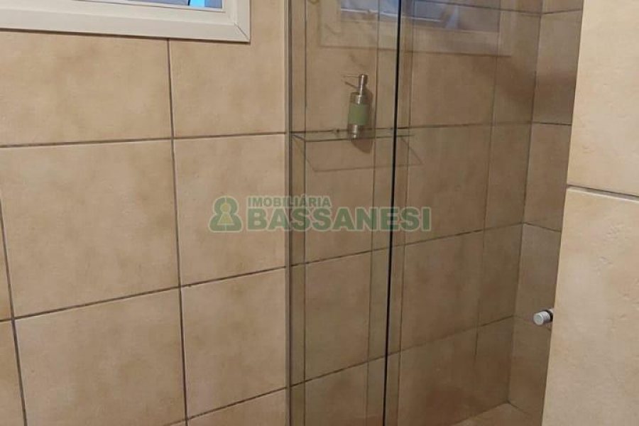 Apto Mobiliado com 42m², 1 dormitório, no bairro Lourdes em Caxias do Sul para Alugar