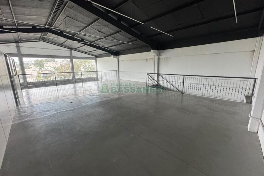Loja com 360m², no bairro Esplanada em Caxias do Sul para Alugar