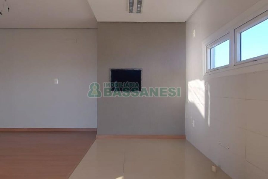Apartamento com 84m², 3 dormitórios, 2 vagas, no bairro Rio Branco em Caxias do Sul para Alugar