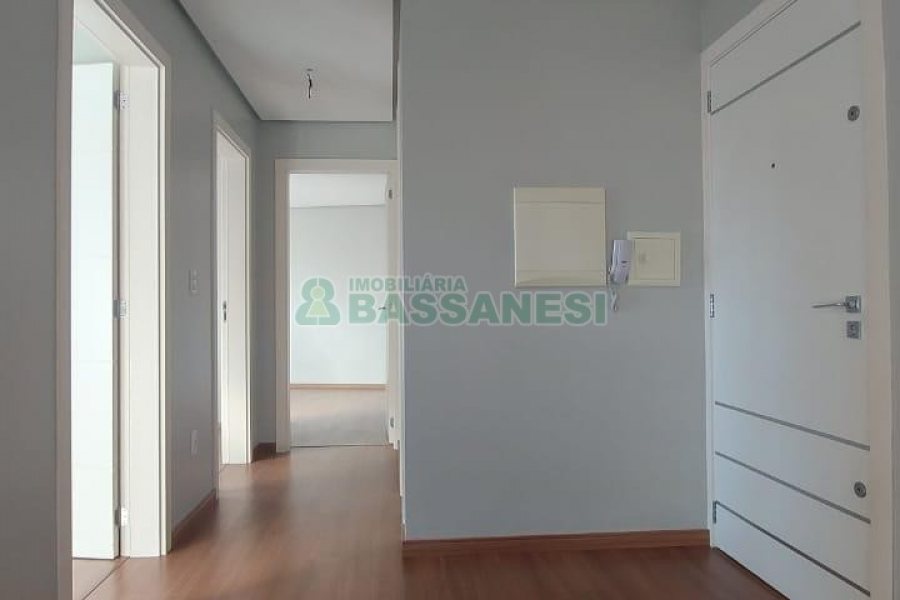 Apartamento com 84m², 3 dormitórios, 2 vagas, no bairro Rio Branco em Caxias do Sul para Alugar