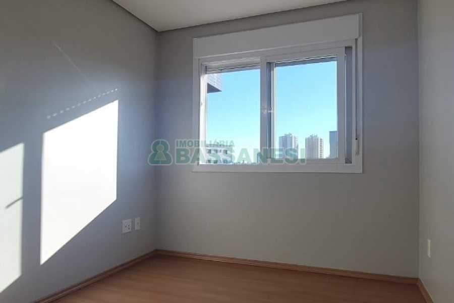 Apartamento com 84m², 3 dormitórios, 2 vagas, no bairro Rio Branco em Caxias do Sul para Alugar