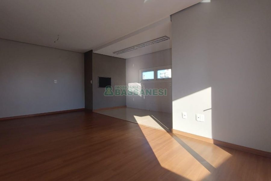 Apartamento com 84m², 3 dormitórios, 2 vagas, no bairro Rio Branco em Caxias do Sul para Alugar