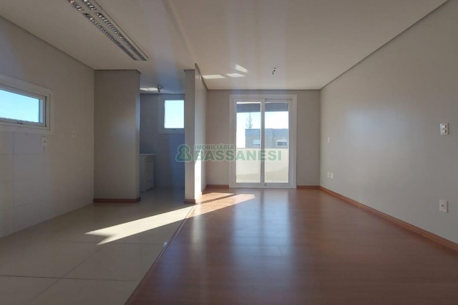 Apartamento com 84m², 3 dormitórios, 2 vagas, no bairro Rio Branco em Caxias do Sul para Alugar