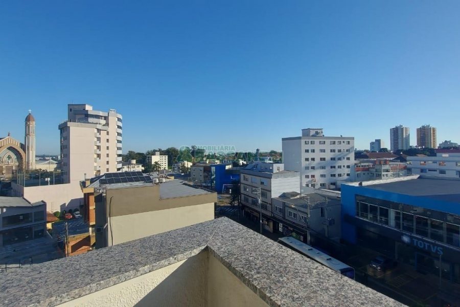 Apartamento com 84m², 3 dormitórios, 2 vagas, no bairro Rio Branco em Caxias do Sul para Alugar