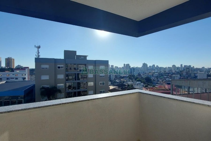Apartamento com 84m², 3 dormitórios, 2 vagas, no bairro Rio Branco em Caxias do Sul para Alugar