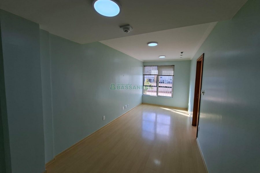 Sala com 60m², no bairro Centro em Caxias do Sul para Alugar