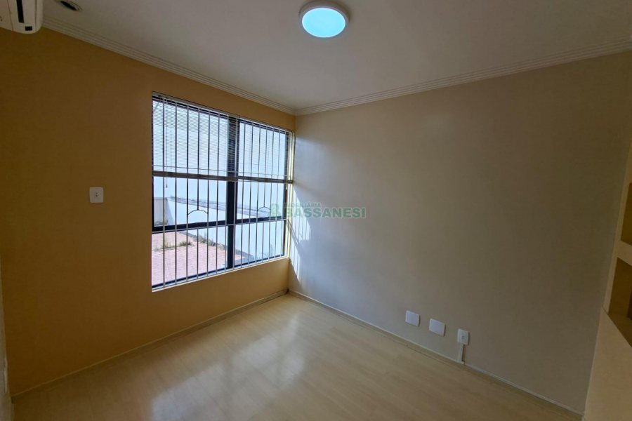 Sala com 60m², no bairro Centro em Caxias do Sul para Alugar