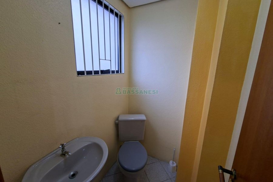 Sala com 60m², no bairro Centro em Caxias do Sul para Alugar