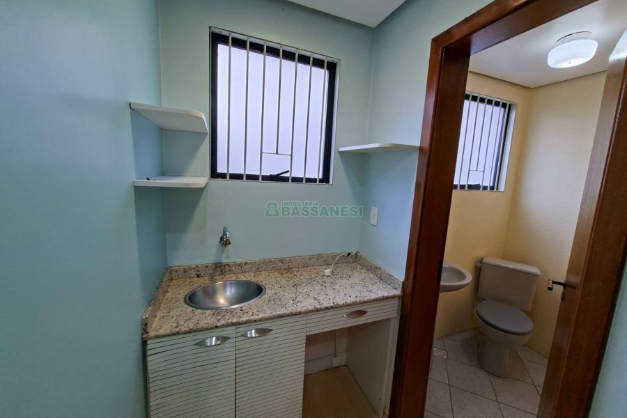 Sala com 60m², no bairro Centro em Caxias do Sul para Alugar