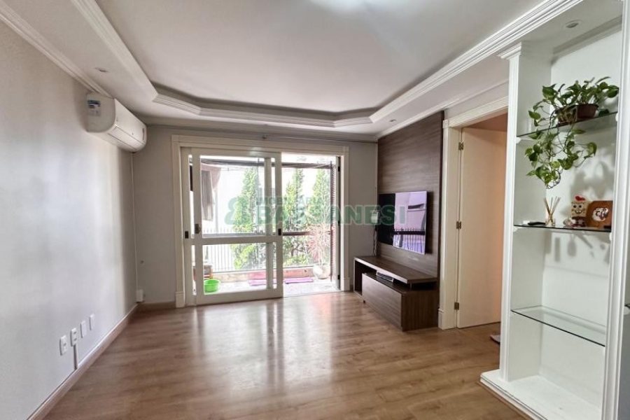 Apto Mobiliado com 91m², 3 dormitórios, 1 vaga, no bairro Jardelino Ramos em Caxias do Sul para Comprar
