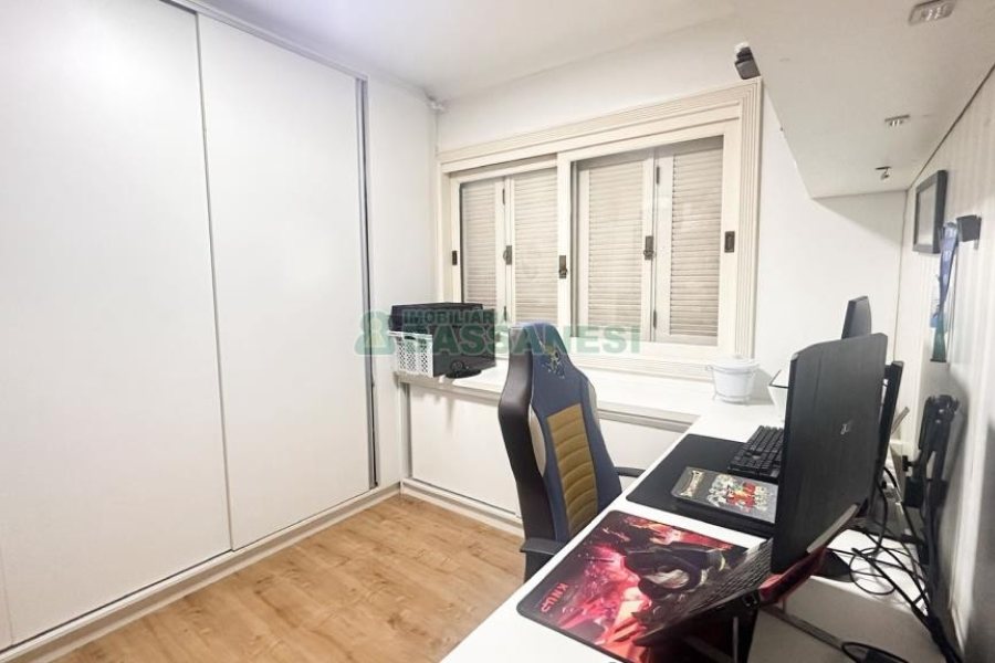 Apto Mobiliado com 91m², 3 dormitórios, 1 vaga, no bairro Jardelino Ramos em Caxias do Sul para Comprar