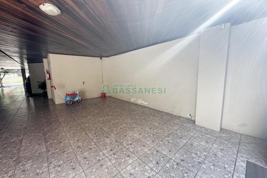 Apto Mobiliado com 91m², 3 dormitórios, 1 vaga, no bairro Jardelino Ramos em Caxias do Sul para Comprar