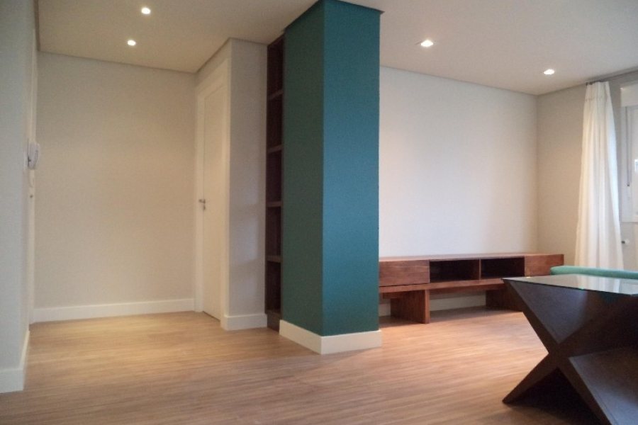 Apartamento com 90m², 2 dormitórios, 1 vaga, no bairro Centro em Caxias do Sul para Comprar