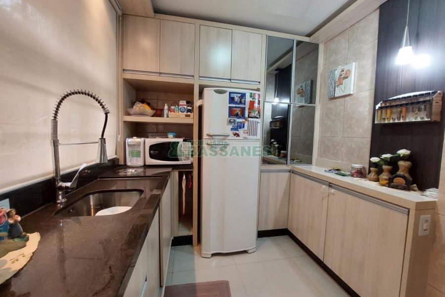 Sobrado com 126m², 3 dormitórios, 1 vaga, no bairro Jardim América em Caxias do Sul para Comprar