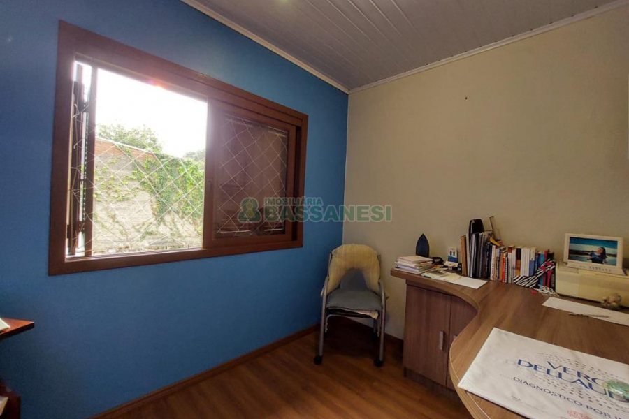 Sobrado com 126m², 3 dormitórios, 1 vaga, no bairro Jardim América em Caxias do Sul para Comprar