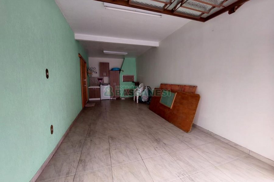 Sobrado com 126m², 3 dormitórios, 1 vaga, no bairro Jardim América em Caxias do Sul para Comprar