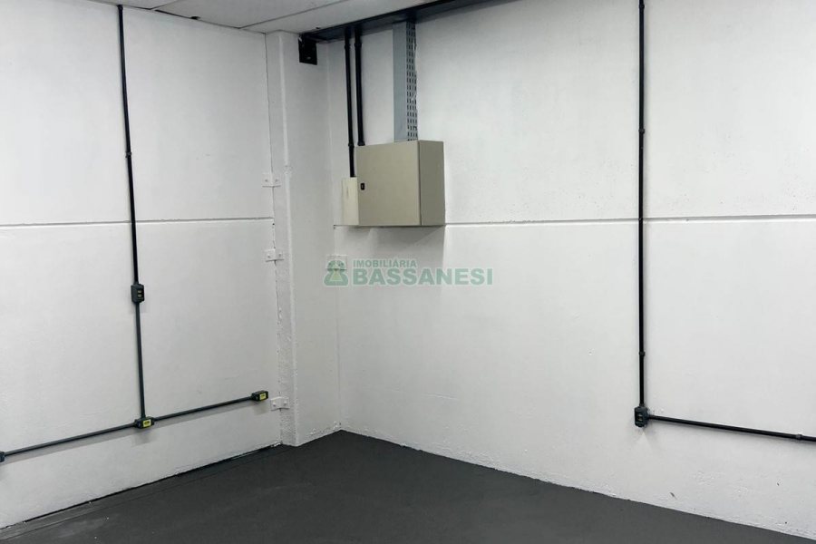 Pavilhão com 390m², no bairro Marechal Floriano em Caxias do Sul para Alugar