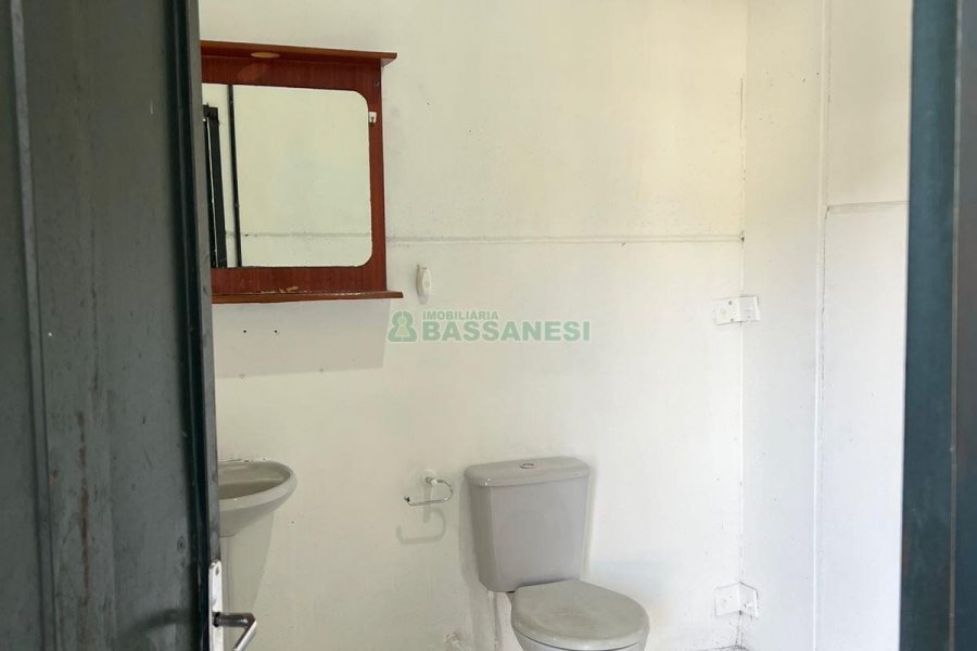 Pavilhão com 390m², no bairro Marechal Floriano em Caxias do Sul para Alugar