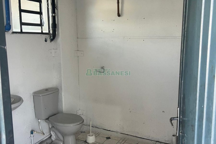 Pavilhão com 390m², no bairro Marechal Floriano em Caxias do Sul para Alugar