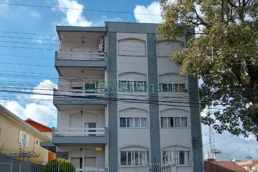 Apartamento com 82m², 2 dormitórios, 1 vaga, no bairro Medianeira em Caxias do Sul para Alugar