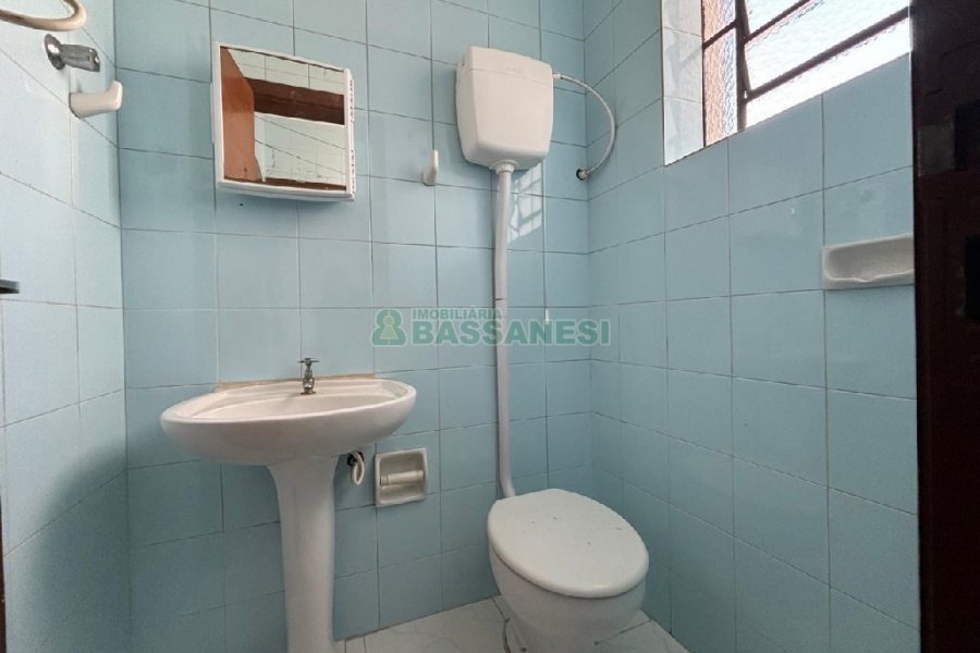 Apartamento com 82m², 2 dormitórios, 1 vaga, no bairro Medianeira em Caxias do Sul para Alugar